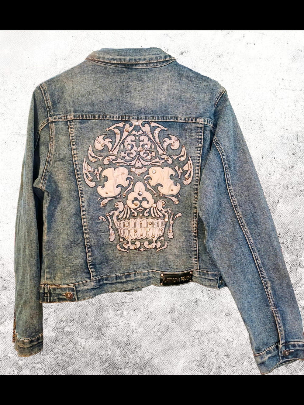 Platinum Plush Rhinestone Skull Denim Jacket - Large - Like New - Picture 2 of 13